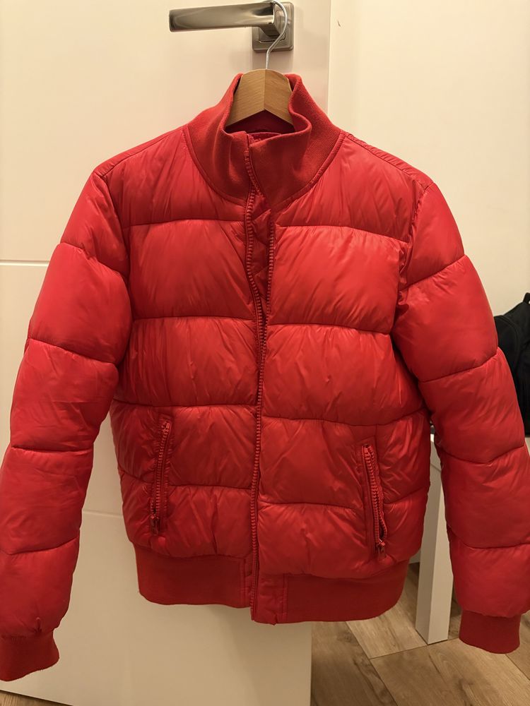 Kurtka puchowa - Puffer Bomber - GAP - czerwona kurtka zimowa