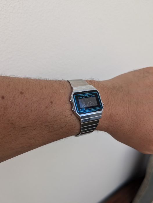 Relógio CASIO A700WEMS-1B Vintage com luz Cor de Laranja ORIGINAL