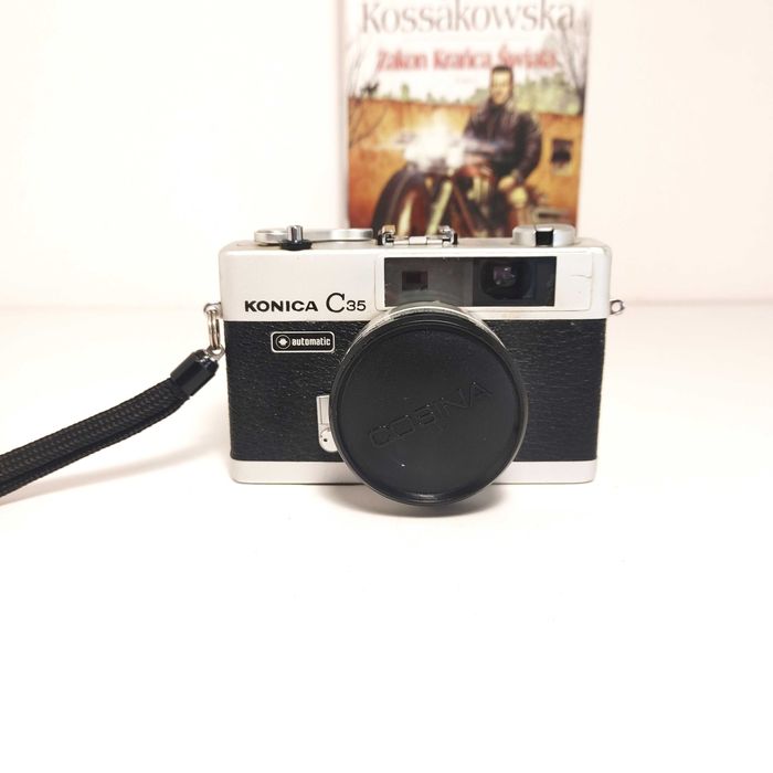 Analogowy kompaktowy Dalmierz KONICA C35 Automatic 1971 r SREBRNA