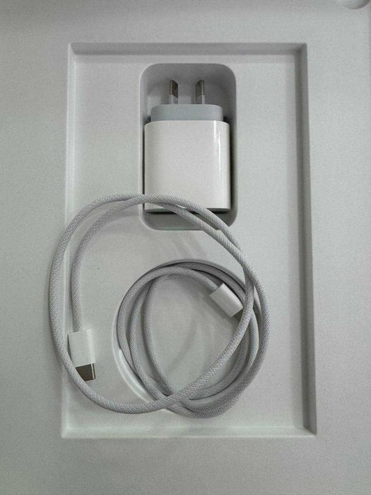 Планшет Apple iPad Air 11 2024 Wi-Fi + Cellular 256GB Starlight