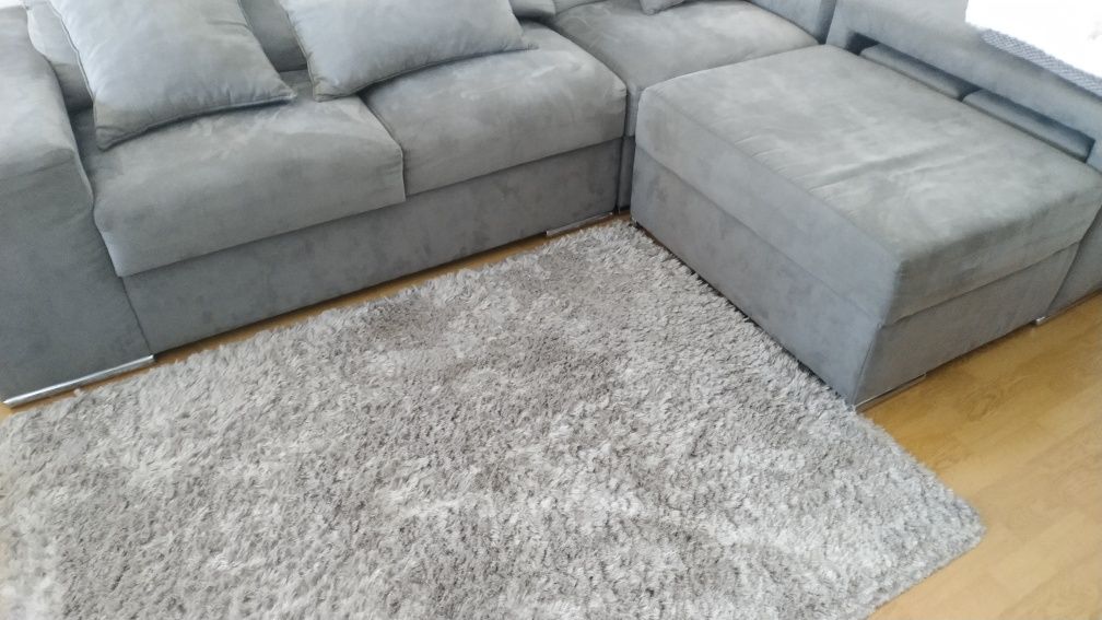 Carpete de qualidade premium cinzenta com pêlo extra longo