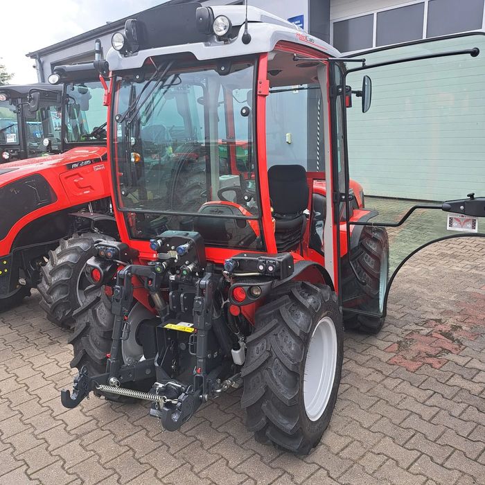 ANTONIO CARRARO TRX 5800 YANMAR 51,5KM Obracany kokpit i fotel 4 cylindry 2091cm3