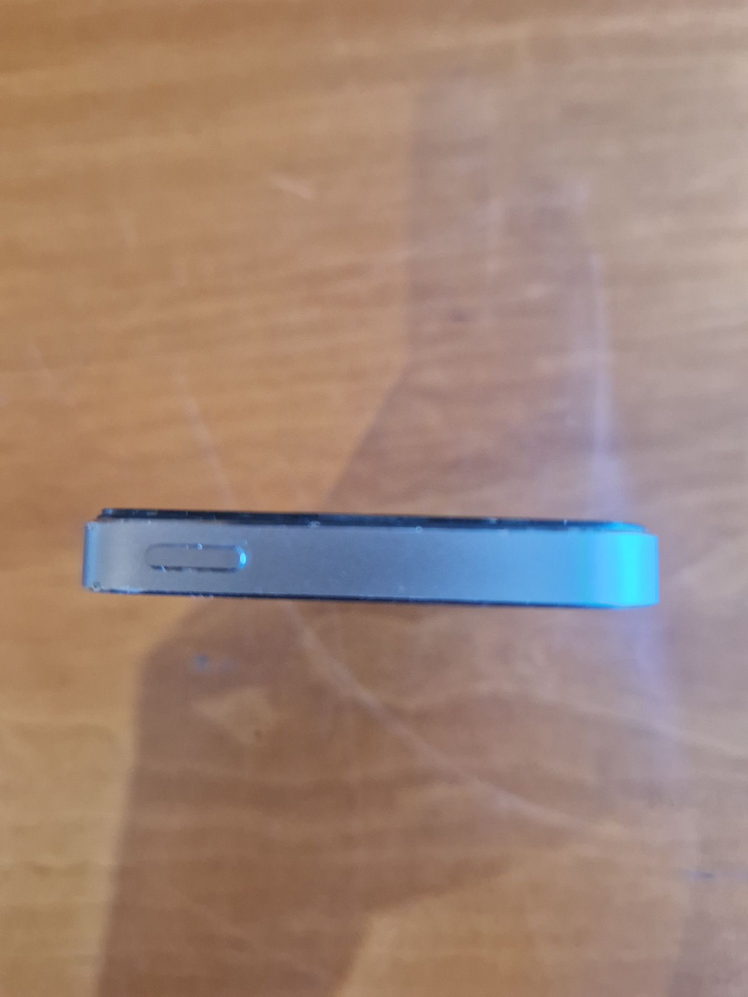 Iphone 5 S 16 GB, com bateria nova, sem carregador