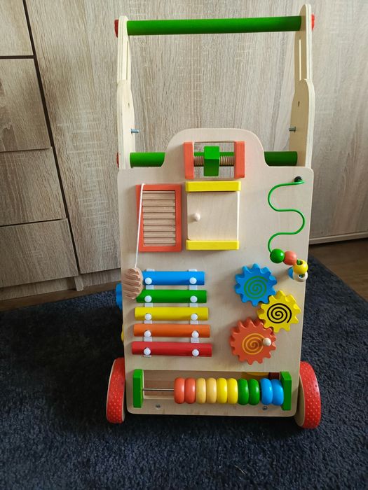 Tablica sensoryczna jeździk pchacz drewniany chodzik