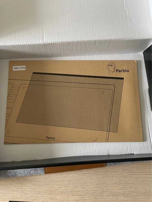 tablet graficzny parblo z pokrowcem