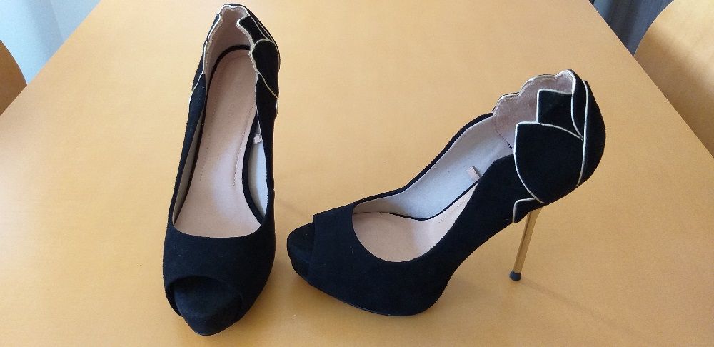 Sapatos compensados Zara