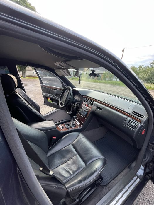 В отличном состояниї мерседес w210 e240 Обмен,Торг!!!