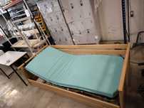 Vario material de geriatria - cama elevatória articulada por