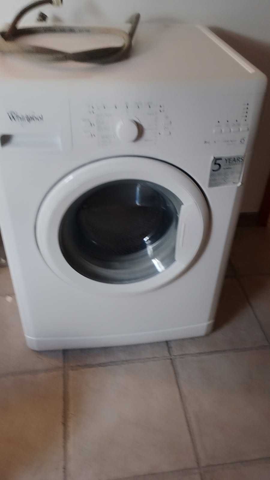 Maquina lavar roupa
