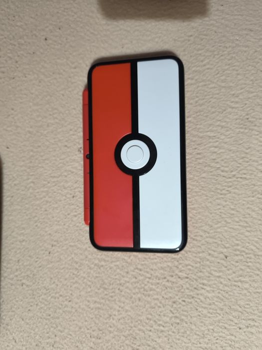 Nintendo 2DS XL  Pokémon Edition usada em bom estado + acessórios