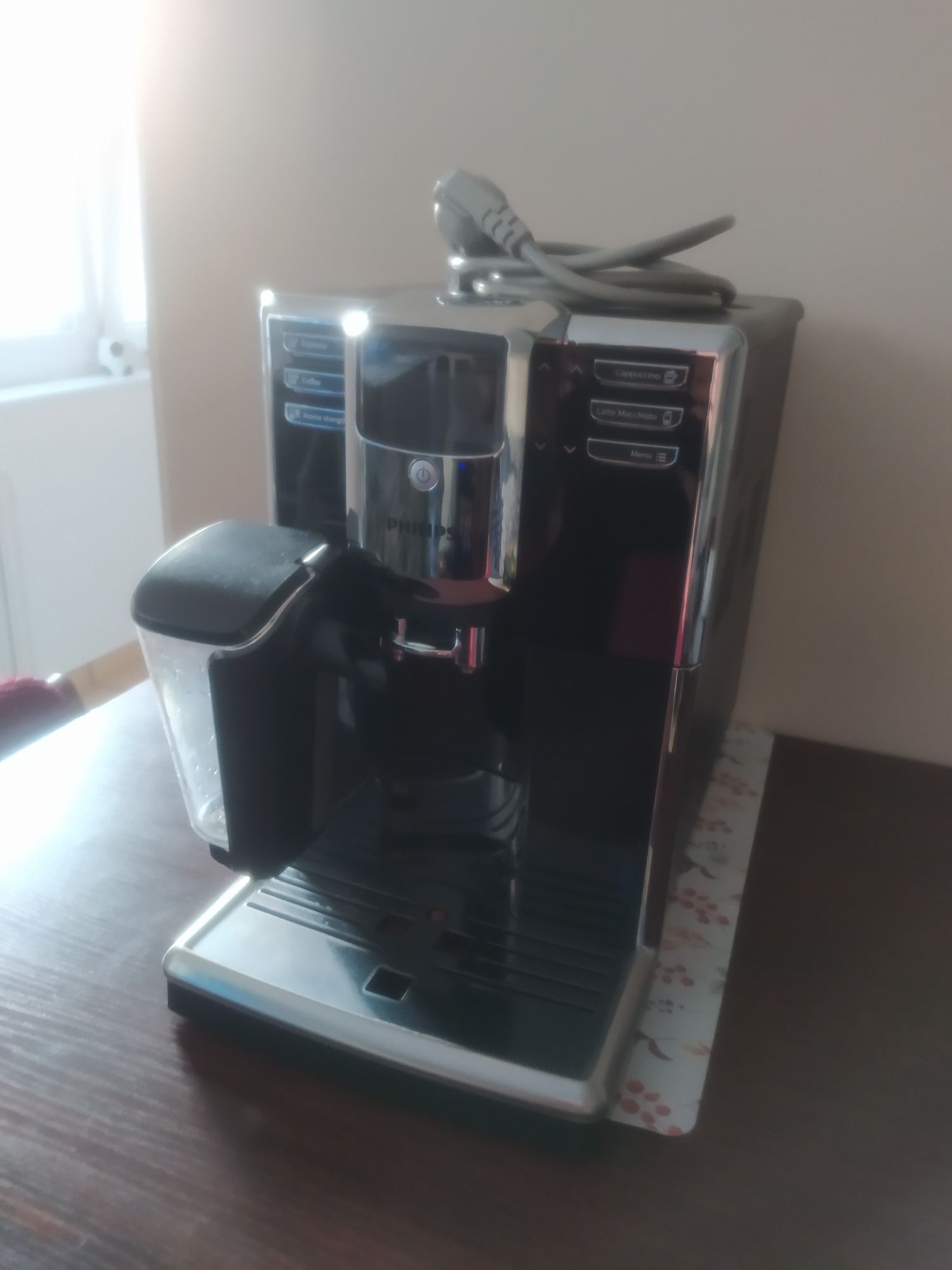 Ekspres ciśnieniowy Philips LatteGo EP3330/10