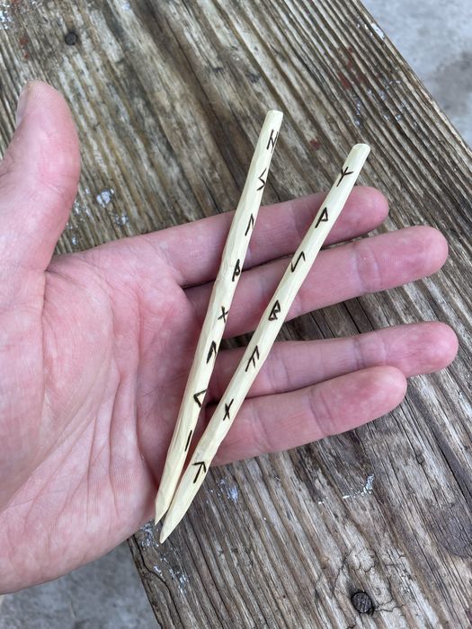 Шпильки для волос,руны,выжигание