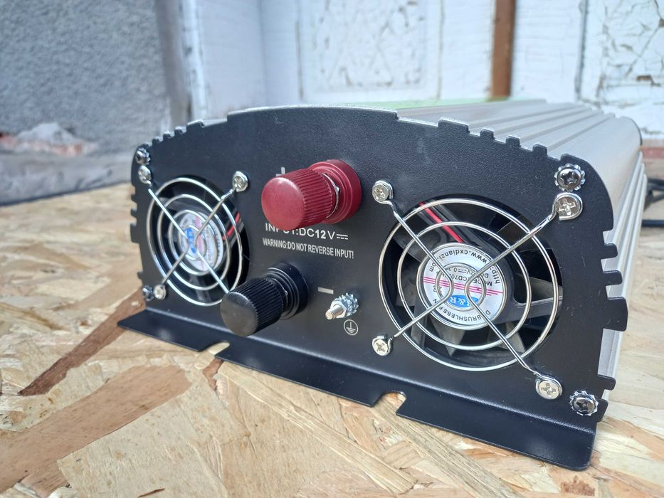 Німецький інвертор: Solartronics 12v NPS 1000 Watt - Чистий синус