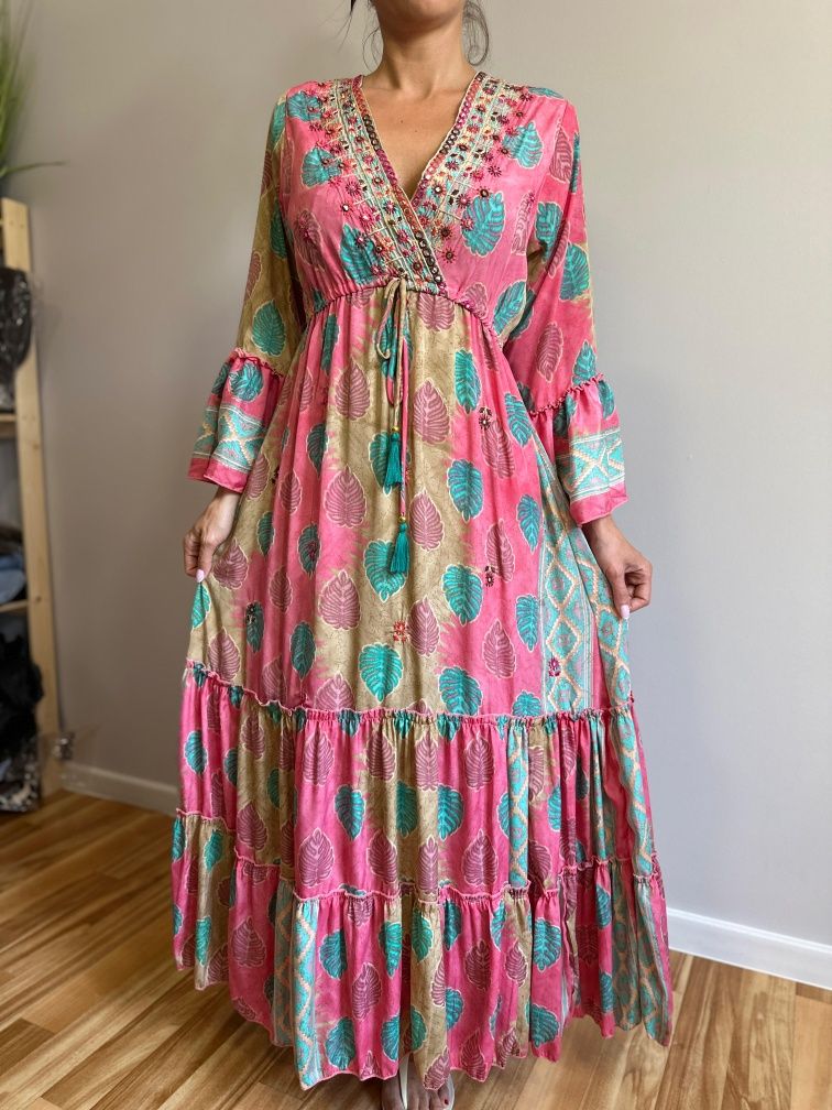 Sukienka w stylu boho, efektowna i orginalna.