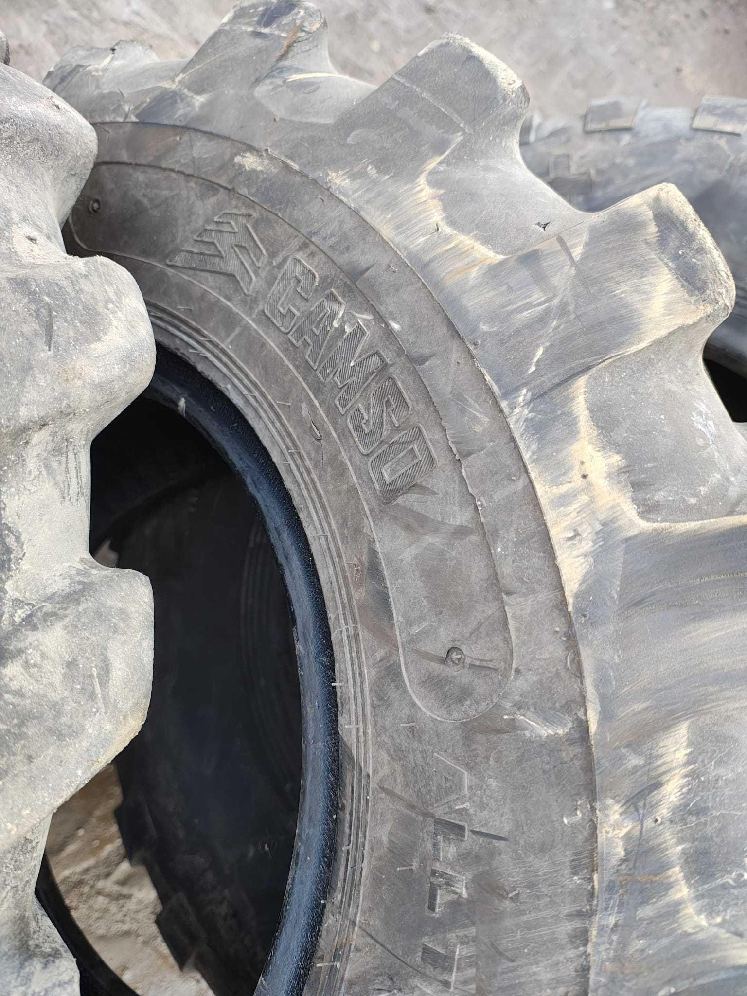 Opony przemysłowe 12.5-18 Camso koparko ładowarka JCB Cat Volvo Terex
