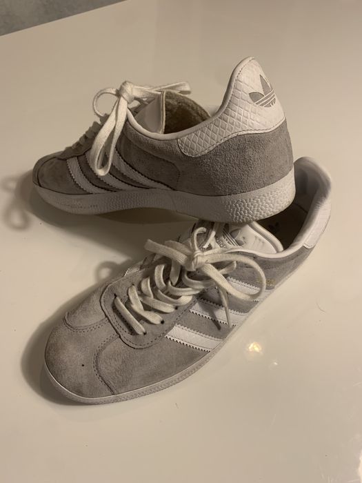 Sapatilhas adidas cinzentas