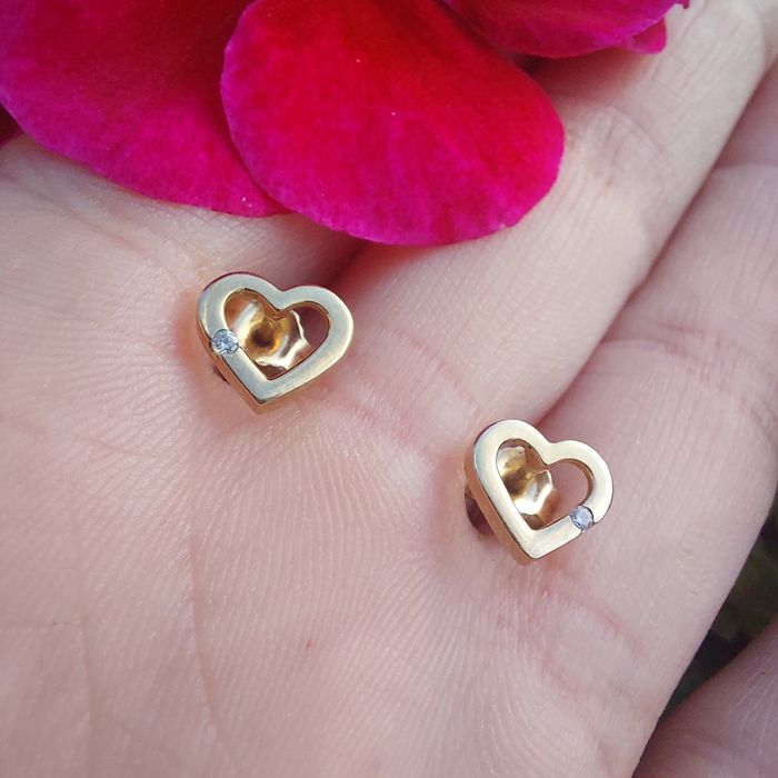 Złote kolczyki Apart 333 8k serduszka serca sztyfty cyrkonie
