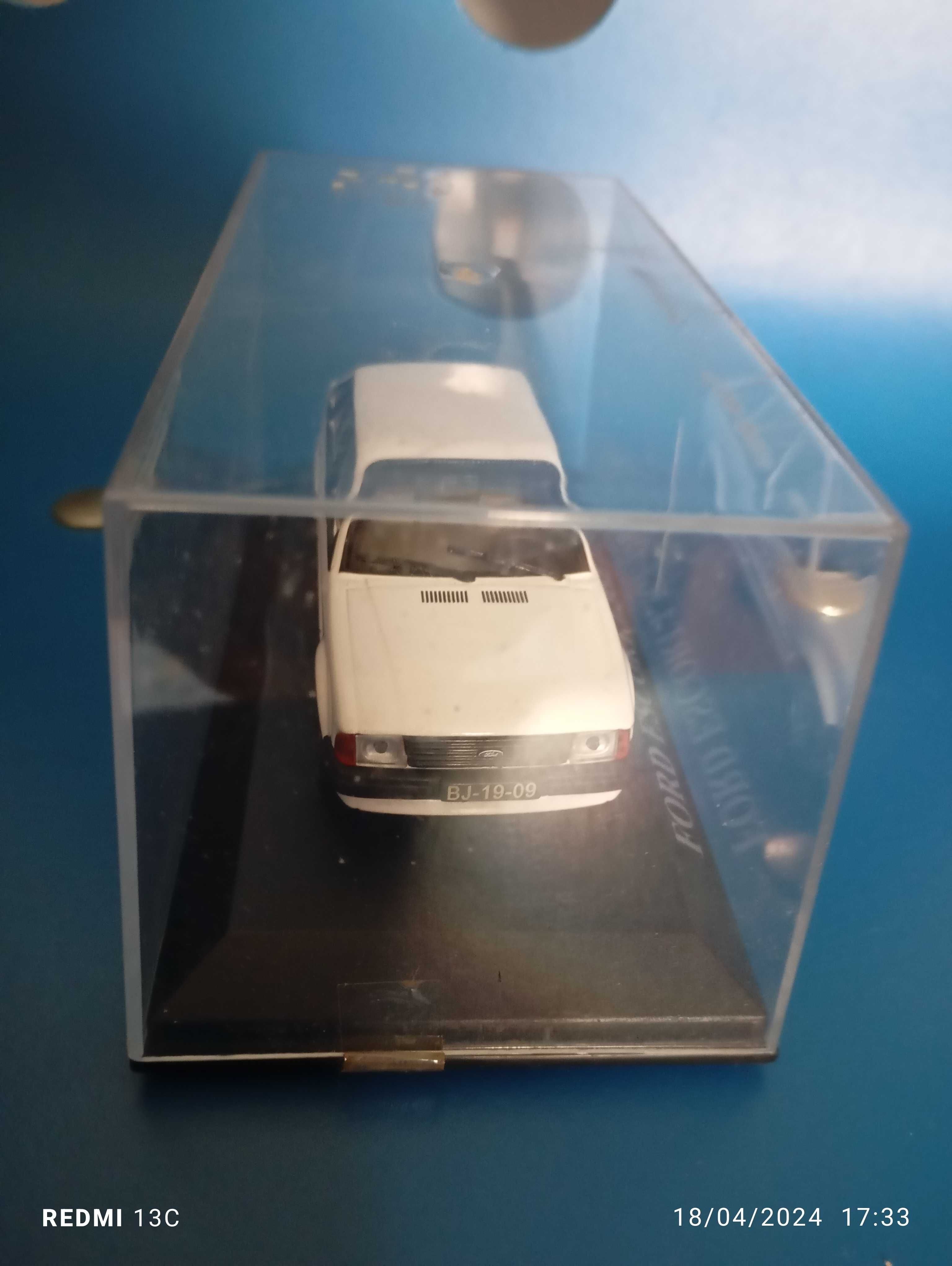 Carro miniatura Ford escord