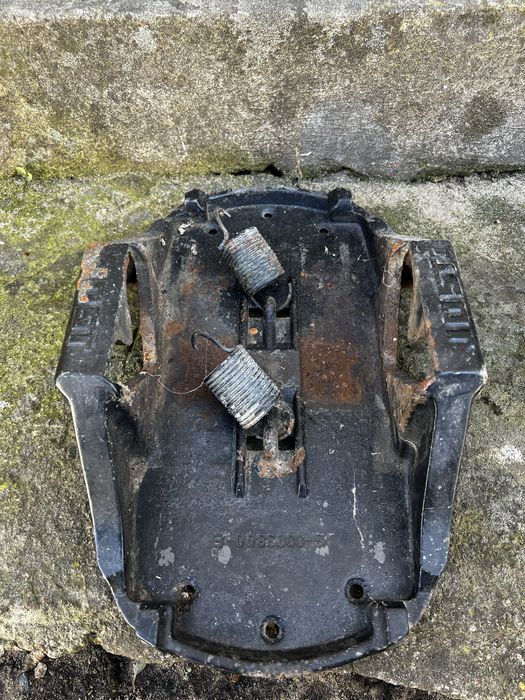 Подпятник опорной лапы JOST JS-0003800-E