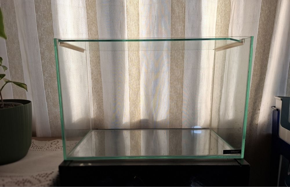 Aquário  22 x 26 x 40 com tampa 22 litros +/-