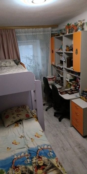 Двоповерхове ліжко, письмовий стіл для двох, меблі у дитячу кімнату,