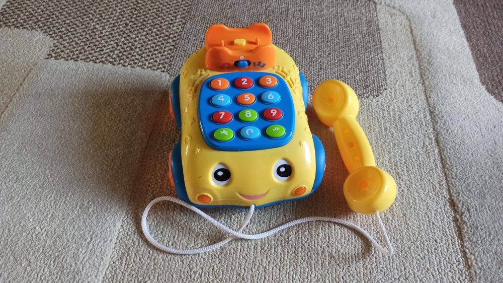 Grający telefon z cyferkami