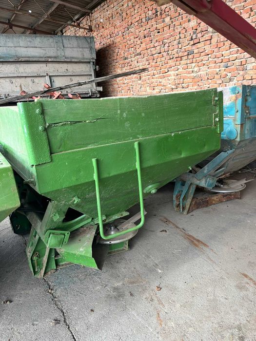 Amazone-18 Розкидач мінеральних добрив