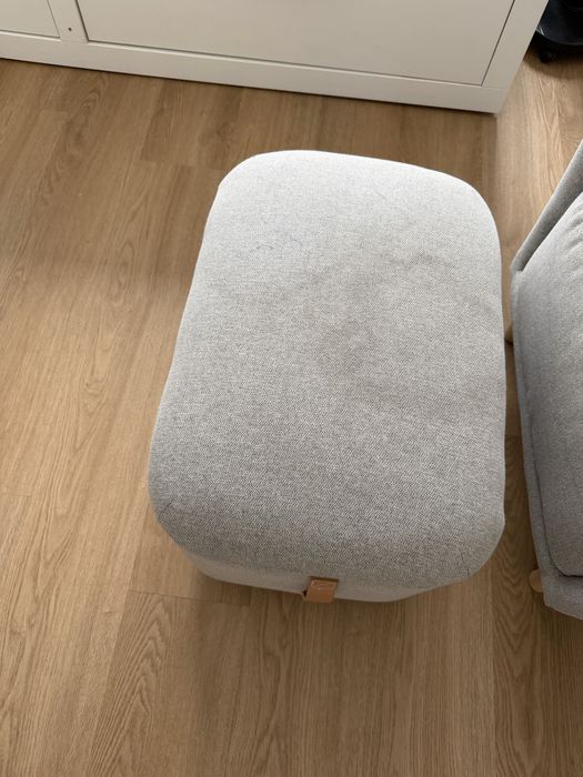 Poltrona IKEA OSKARSHAMN + repousa-pés (Tibbleby bege/cinzento)