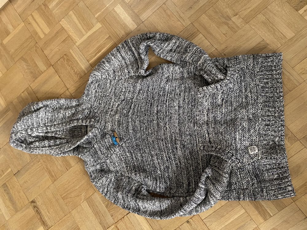 Sweter kangurek reserved rozmiar 146