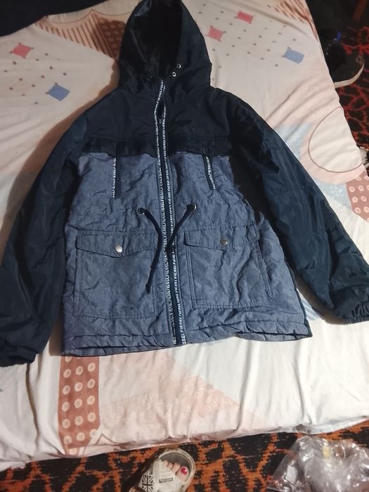 Продам децкую куртку