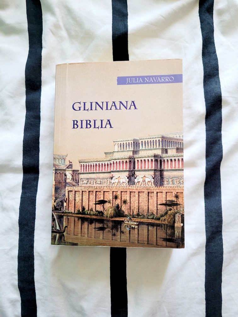 Gliniana biblia - Julia Navarro