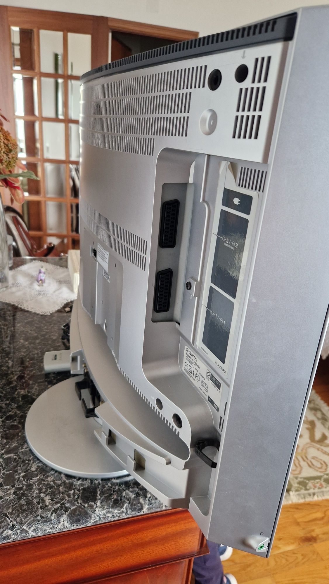 Sony TV 23 polegadas c/ comando