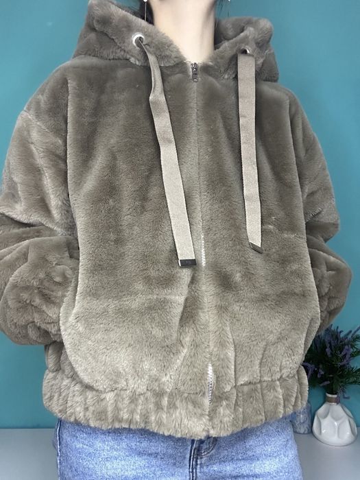 Шубка серого цвета, размер S