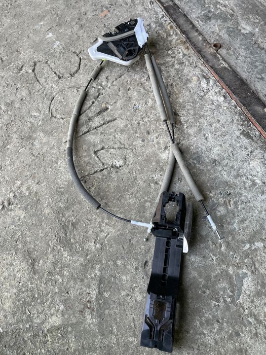 Скло дверей Nissan Rogue T33 2021-2024рік праве заднє