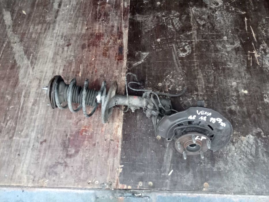 toyota verso 09-18 amortyzator zwrotnica piasta lewa przód 1,8 valve