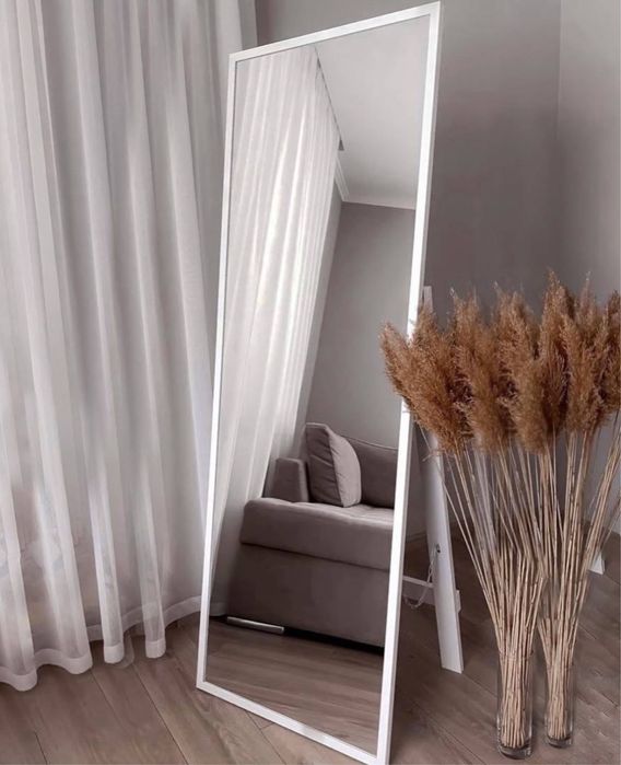 Підлогове дзеркало