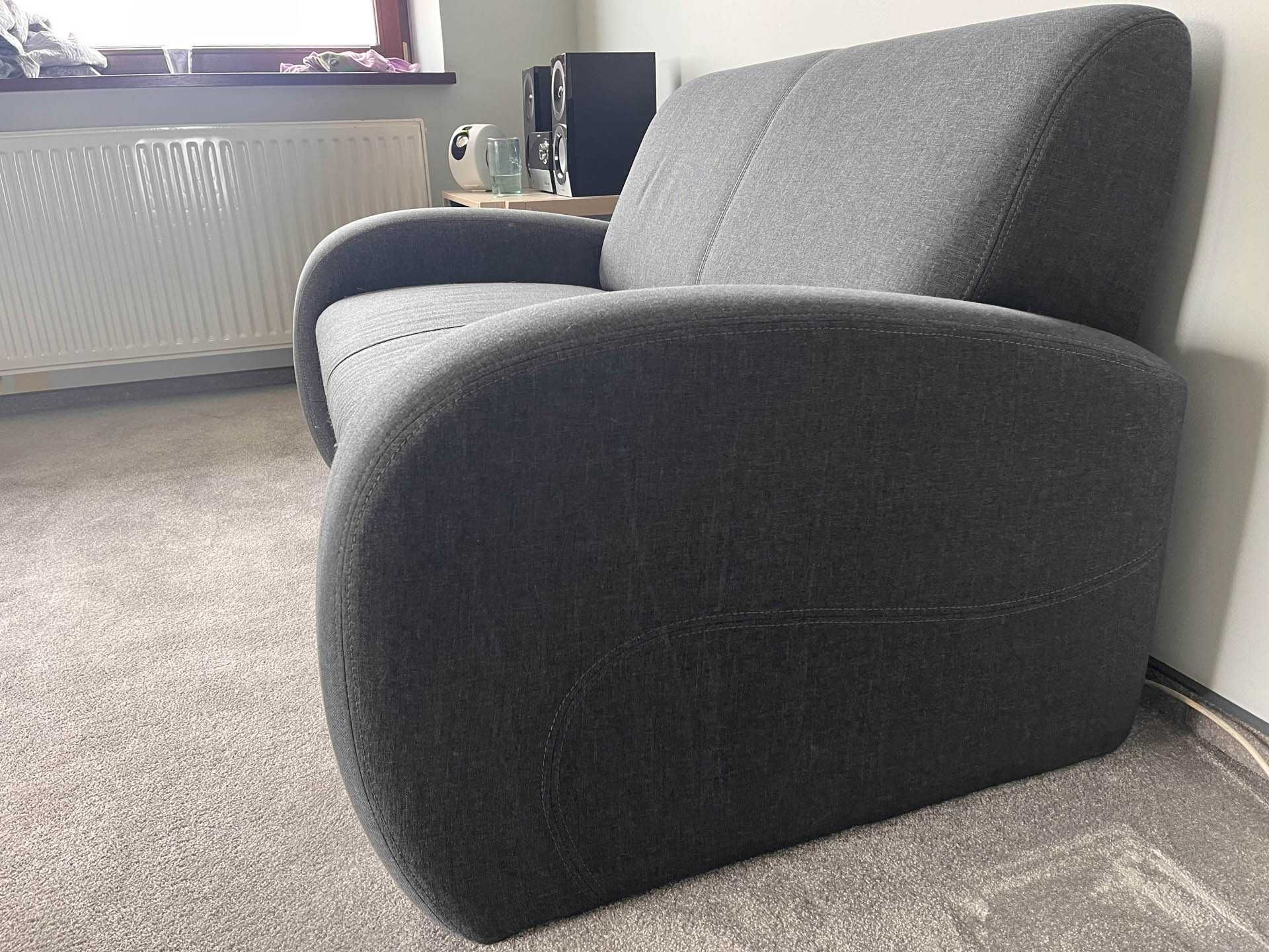 Nowoczesna sofa z funkcją pojedynczego spania używana stan bdb