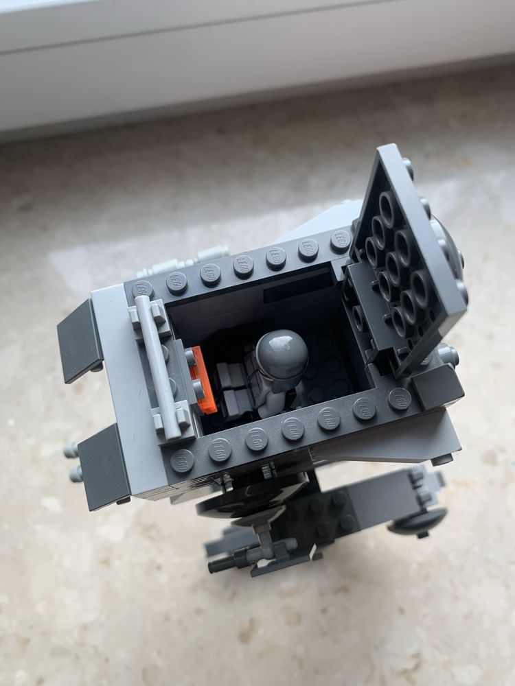 LEGO Star Wars 7657 AT-ST
