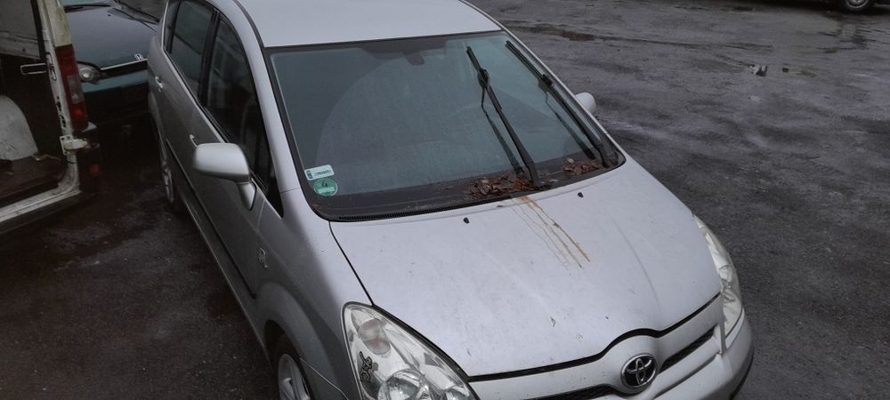 Toyota Corolla 2.0 D4D verso 2007 rok na części