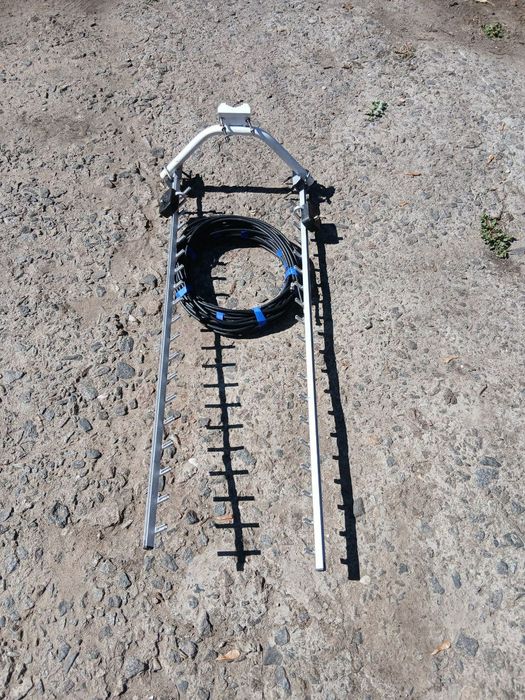 Антенна двойная + 2 кабеля к интернету