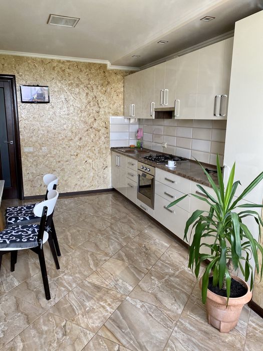 Квартира подобово ,район Вишенька ,Келецька 99 б,новобуд