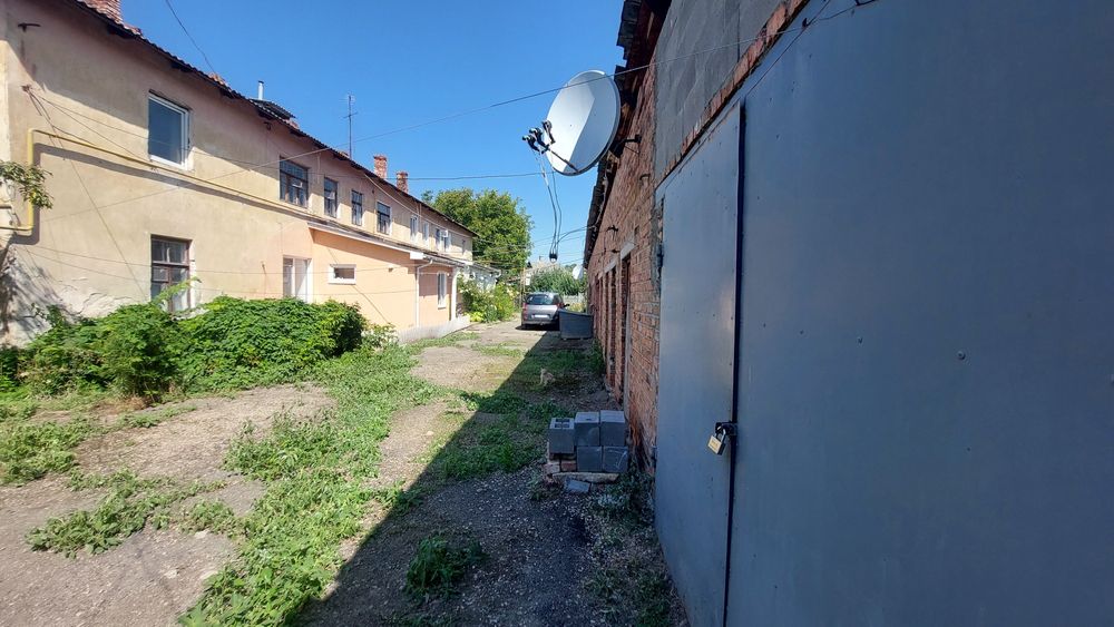 Продам 2-кімнатну квартиру. Вул.Коцюбинського,50.