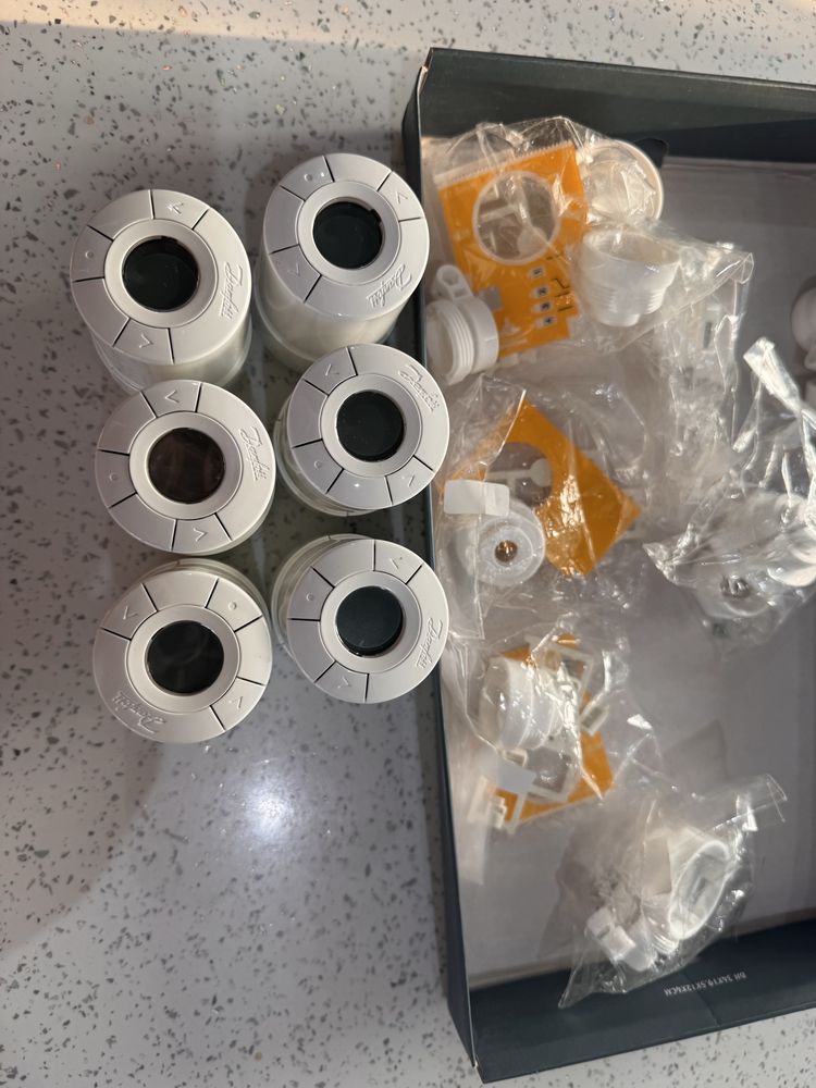 6x sztuk Głowica termostatyczna DANFOSS Z-Wave Living Connect