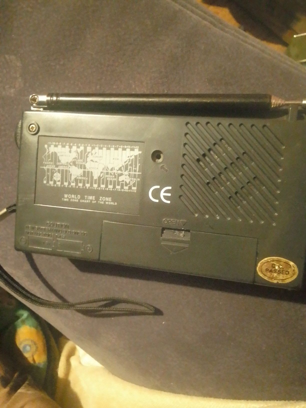 Mini radio hisonic uszkodzone