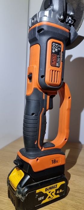Adapter Black+Decker 18V na baterie DeWalt XR18
