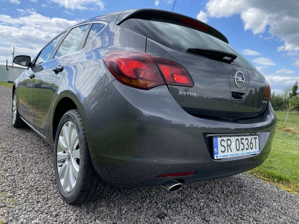 Opel astyra 1.4 turbo klimatronic tempomat xenon