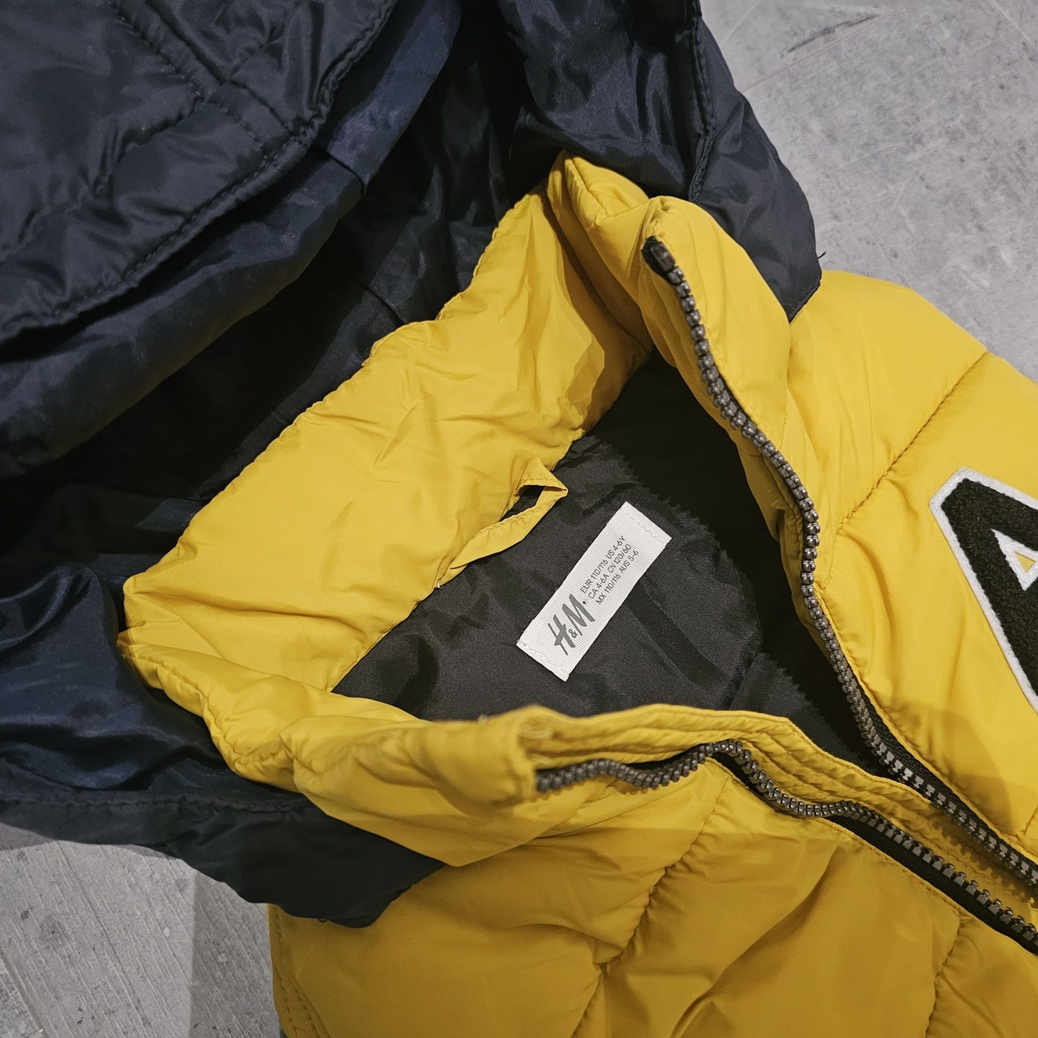 H&M bezrękawnik kamizelka z kapturem
