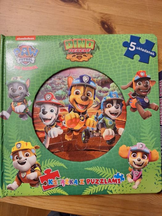 Ksiazka z puzzlami psi patrol