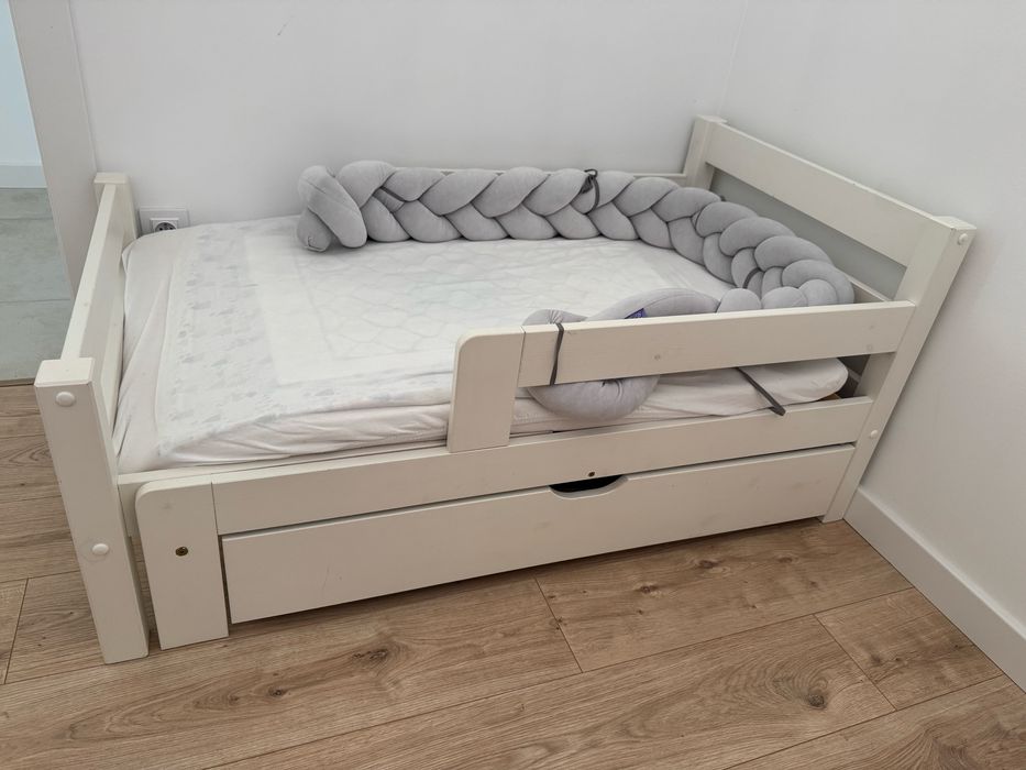 Łóżko dziecięce MIO Nora – regulowane, z barierkami