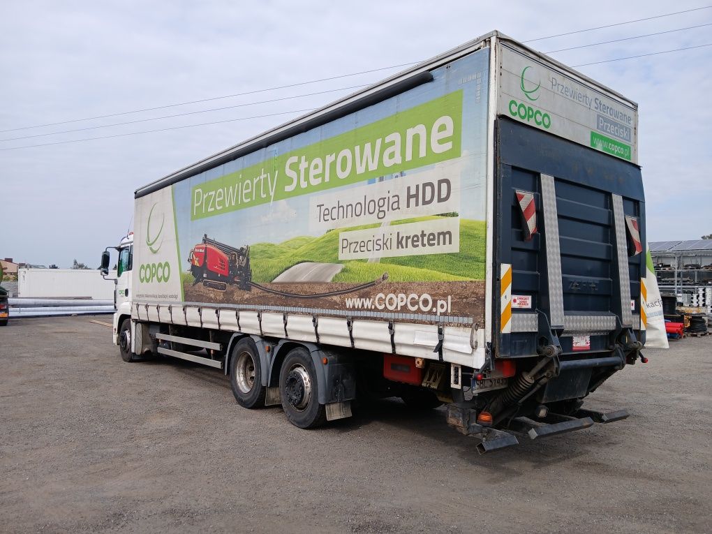 Man TGA 26.310 z windą, 3 osie
